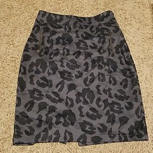H&M Divided gray leopard pencil skirt